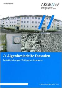 Algenbesiedelte Fassaden