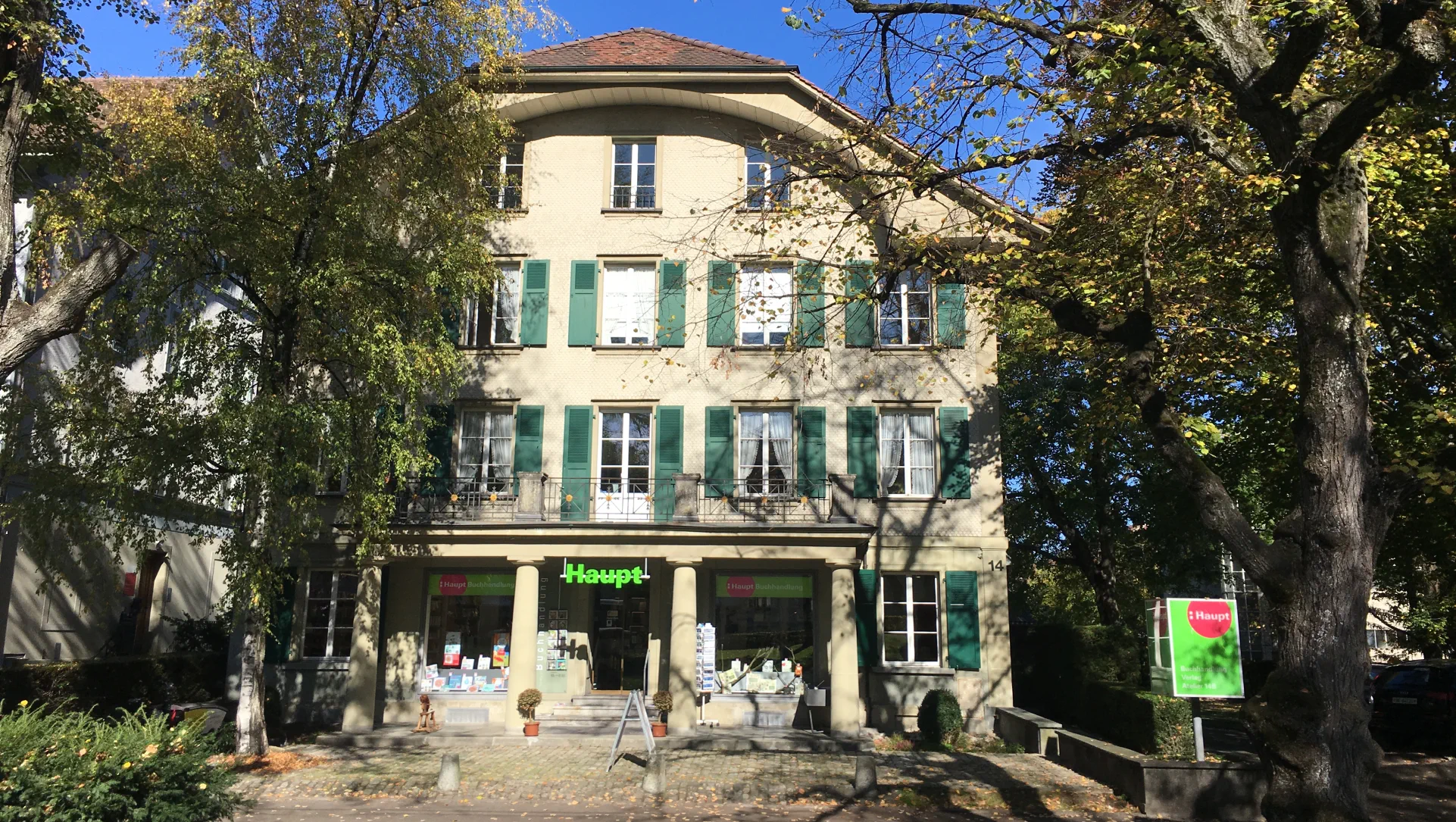 Firmensitz von Buchhandlung und Verlag Aussenaufnahme vom Firmensitz